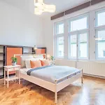 Super Large - Super Comfy With Balcony