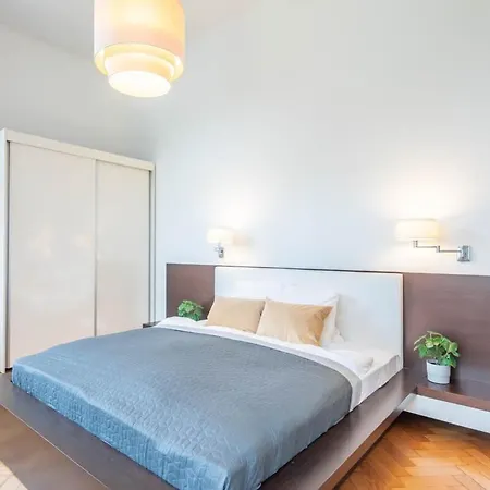 Super Large - Super Comfy With Balcony Apartment Budapest