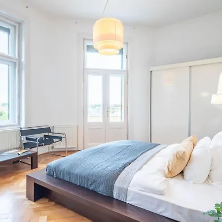 Apartmán Super Large - Super Comfy With Balcony