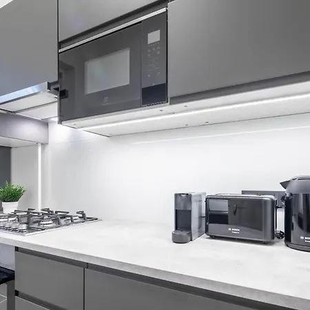 Super Large - Super Comfy With Balcony Lägenhet