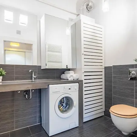 Super Large - Super Comfy With Balcony Lägenhet *