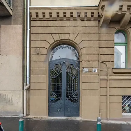 Lägenhet Super Large - Super Comfy With Balcony *