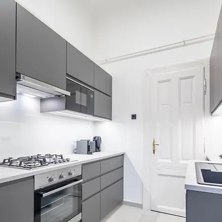 Super Large - Super Comfy With Balcony Lägenhet *