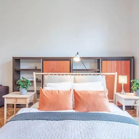 Lägenhet Super Large - Super Comfy With Balcony *