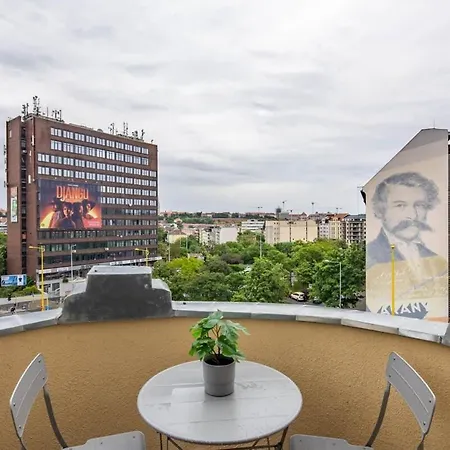 Super Large - Super Comfy With Balcony Lägenhet