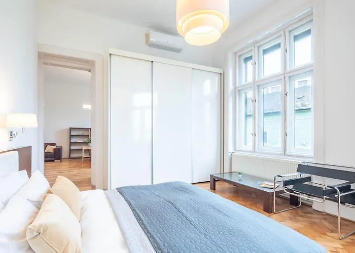 Apartman Super Large - Super Comfy With Balcony *