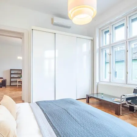 アパート Super Large - Super Comfy With Balcony *