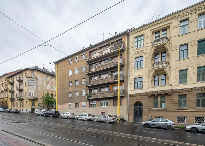 Apartment Super Large - Super Comfy With Balcony